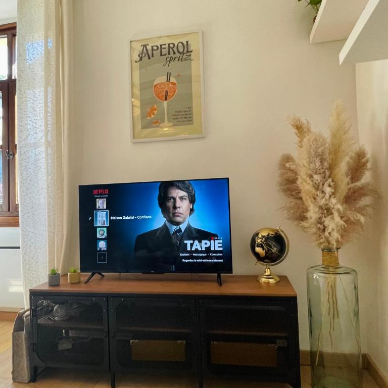 Maison Gabriel - Logement charmant au cœur de la Cité Médiévale - T3 75m2 - Appartamento con 2 Camere da Letto - 9