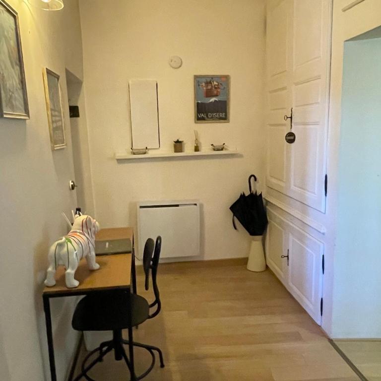 Maison Gabriel - Logement charmant au cœur de la Cité Médiévale - T3 75m2 - Appartamento con 2 Camere da Letto - 28
