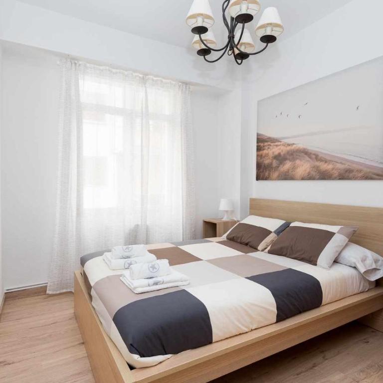 Bilbao 10 minutos andando Casco Viejo y del centro - Three-Bedroom Apartment - 1