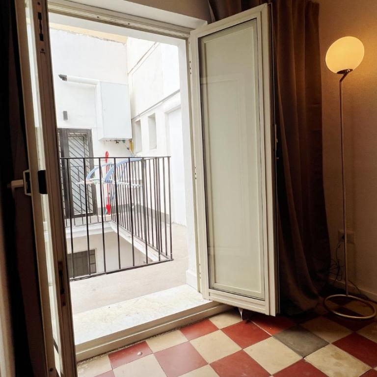 169Home - Double Room - 9