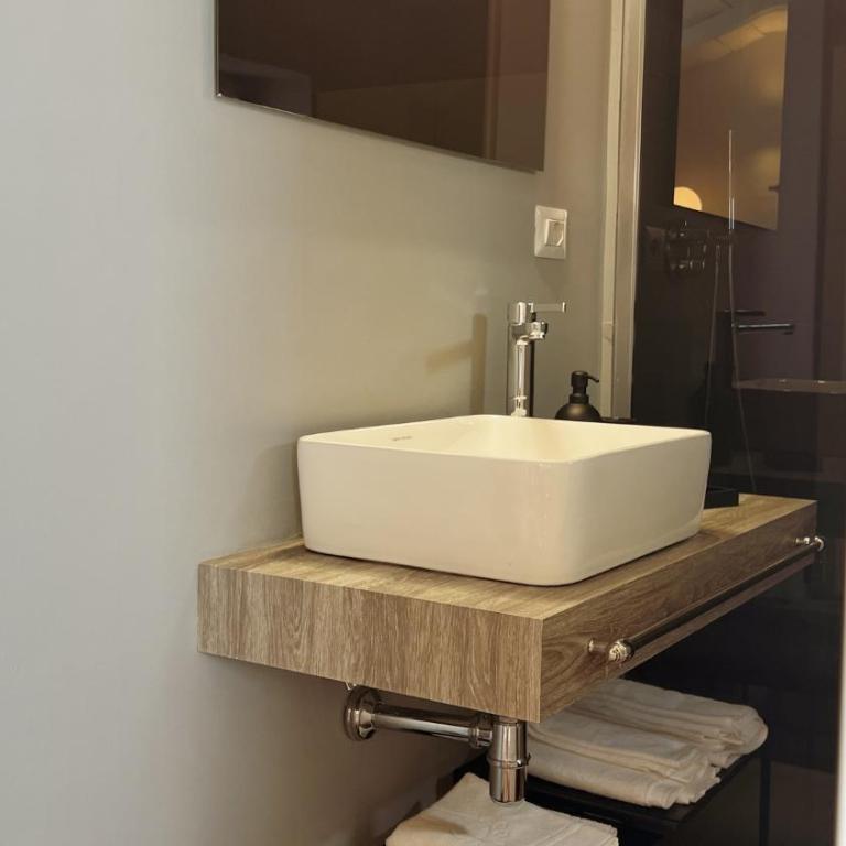 169Home - Double Room - 16