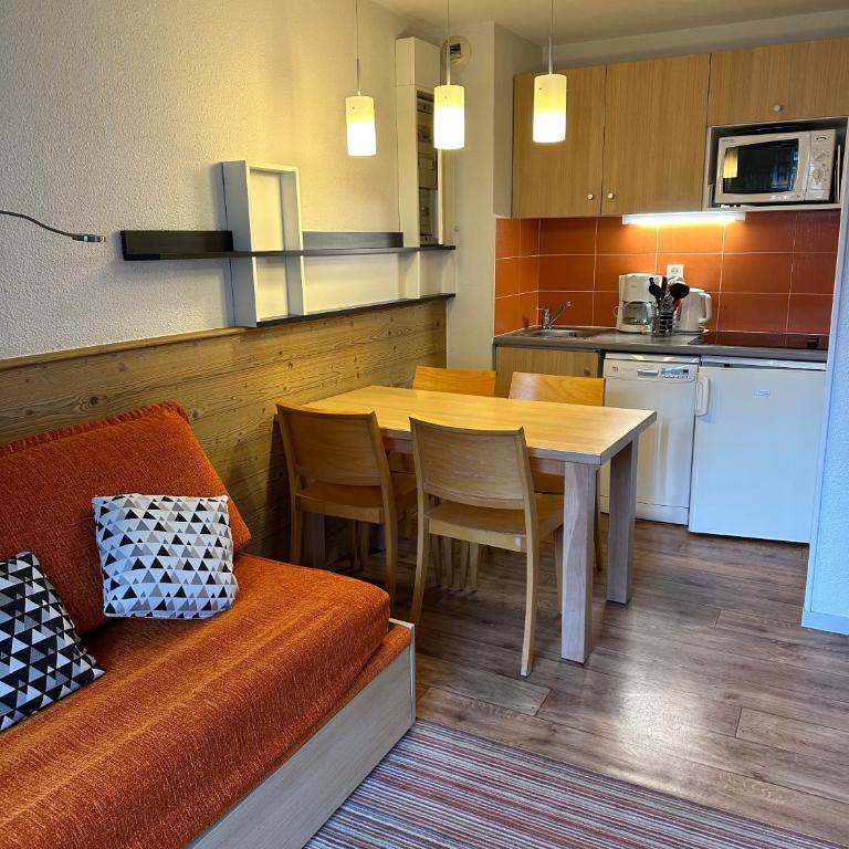 Ski-in ski-out 1 bed, La Tania - Apartment mit 1 Schlafzimmer - 2