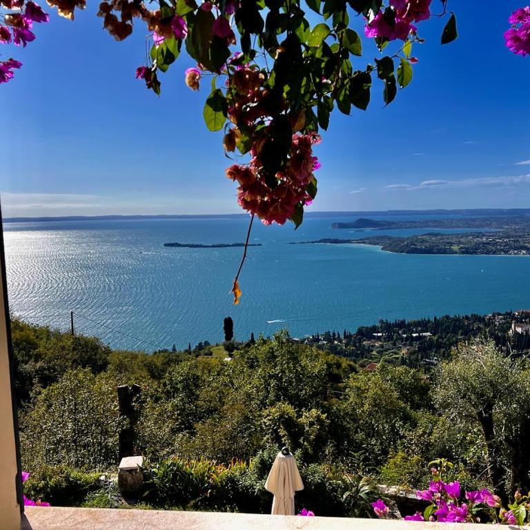 Neu- Villa Ventinove zauberhaft renovierte Landhausvilla mit traumhaftem 180-Seeblick und Park - Villa - 9