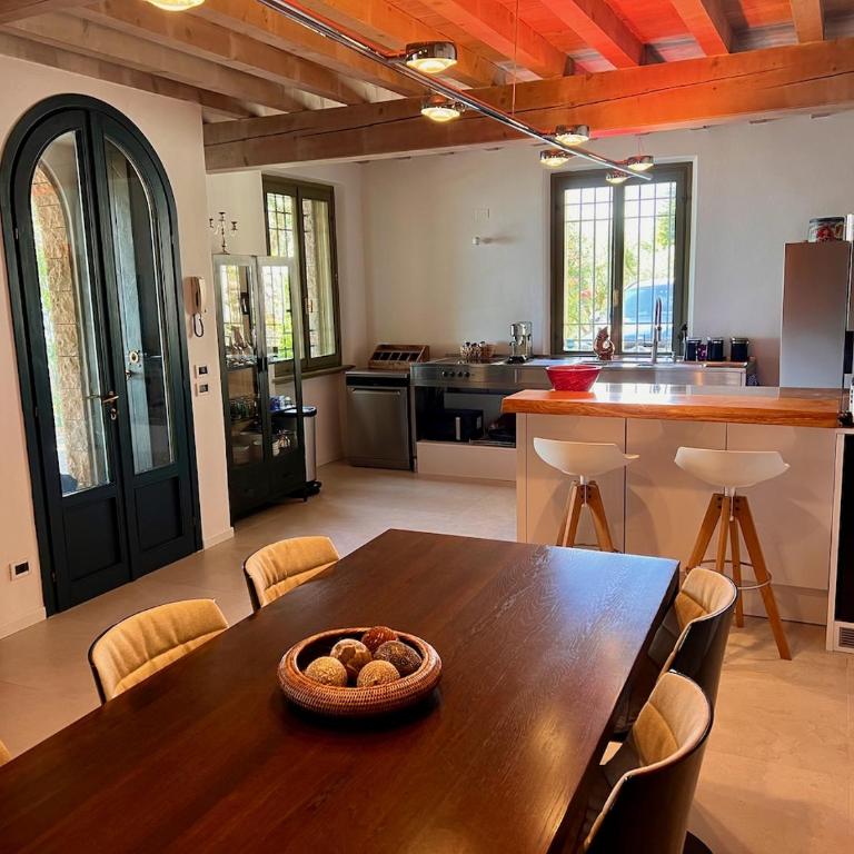Neu- Villa Ventinove zauberhaft renovierte Landhausvilla mit traumhaftem 180-Seeblick und Park - Villa - 23