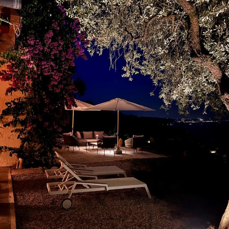 Neu- Villa Ventinove zauberhaft renovierte Landhausvilla mit traumhaftem 180-Seeblick und Park - Villa - 57