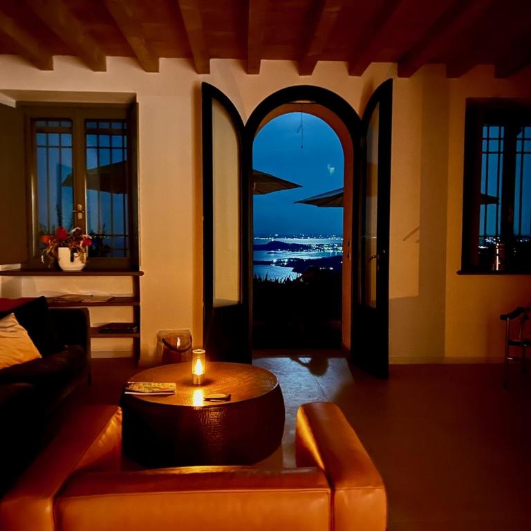 Neu- Villa Ventinove zauberhaft renovierte Landhausvilla mit traumhaftem 180-Seeblick und Park - Villa - 52