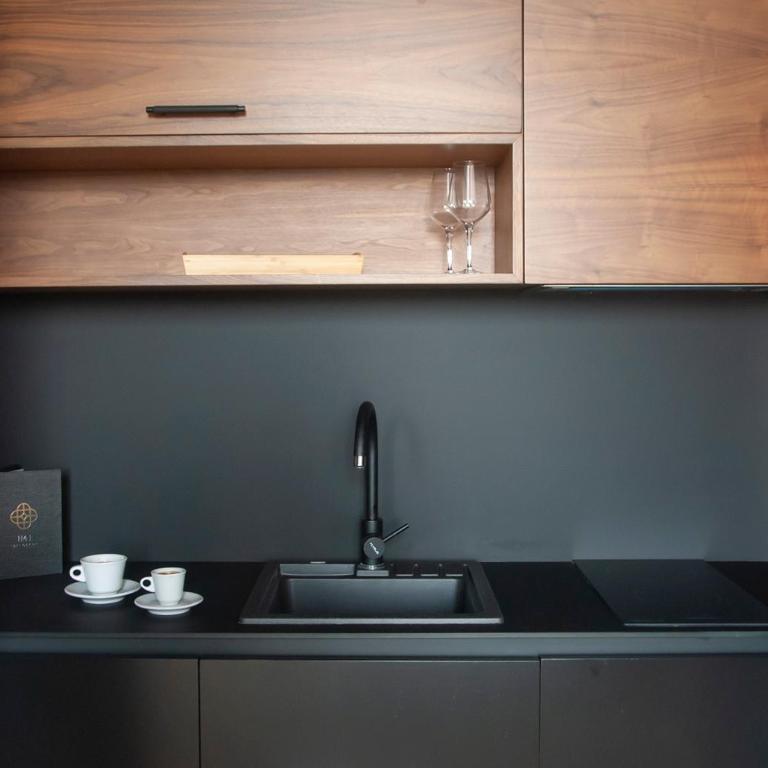 H41 Luxury Suites - Executive Apartman - 1