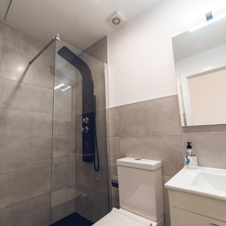 Santa Maria de la cabeza1 Apartments - Apartamento de 1 dormitorio - 2
