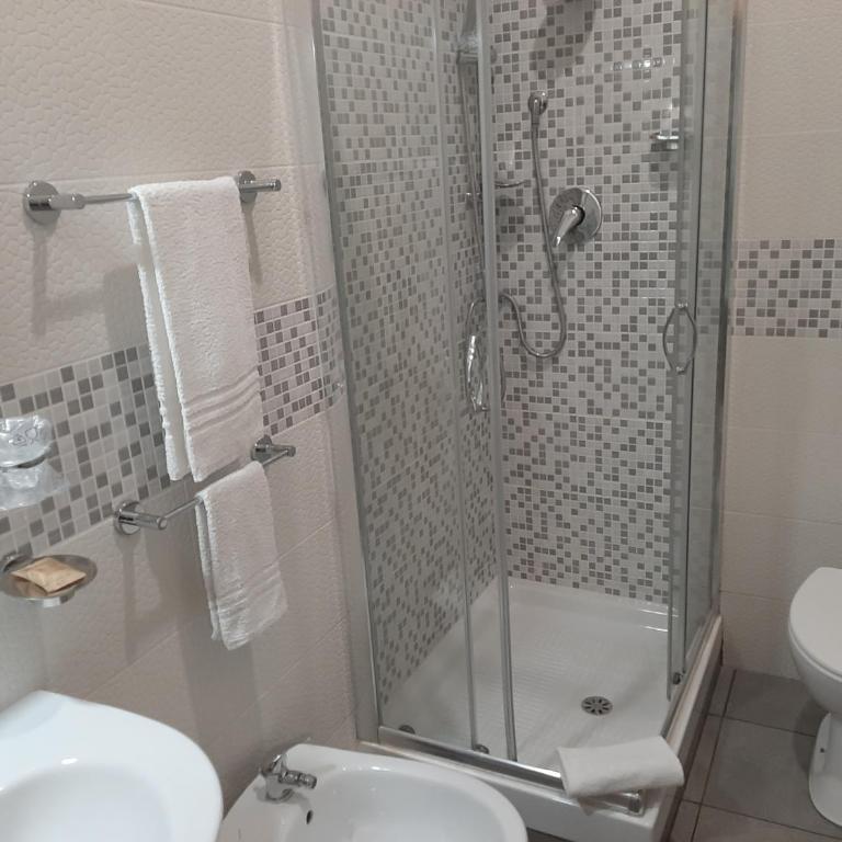 Roman Residence - Single Room with Private Bathroom - 3