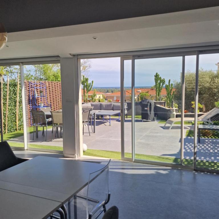 Superbe villa contemporaine vue mer dans résidence avec piscine et tennis - Villa mit 2 Schlafzimmern - 10