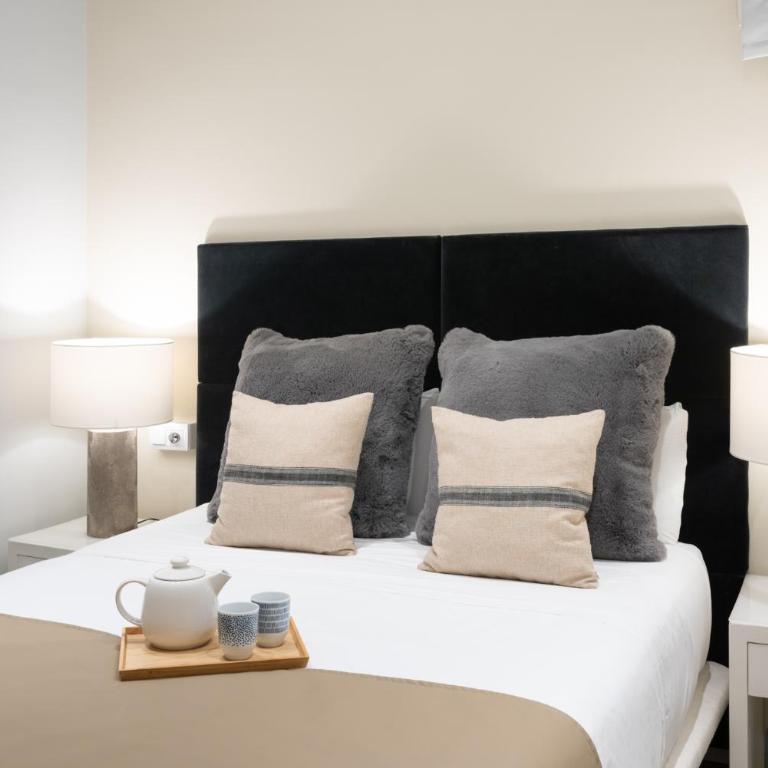 Carretas Apartments - Two-Bedroom Apartment (5 Adults) - 11