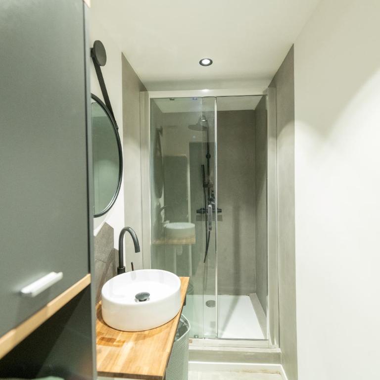 La Pause Chateaucreux - Appart moderne proche gare - Apartment mit 1 Schlafzimmer - 37