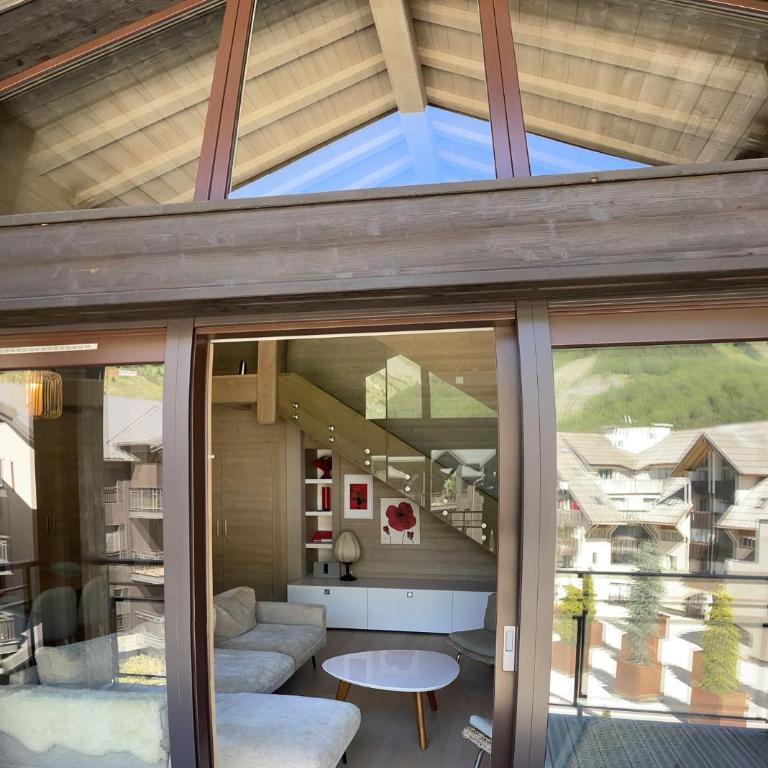 Le chalet sous-toiture Nánshān : spacieux, lumineux et idéalement situé à Auron - Appartement - 6
