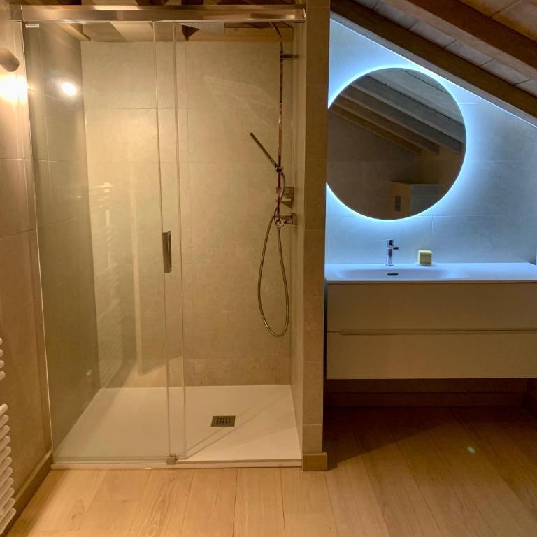 Le chalet sous-toiture Nánshān : spacieux, lumineux et idéalement situé à Auron - Appartement - 38