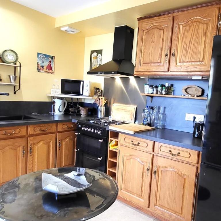 "La Colombe sous les Oliviers" Gîte jusqu'à 4 personnes - 75m2 - Sur Boooking - Rez de jardin Piscine Vue mer et lac - Casa Vacanze - 5