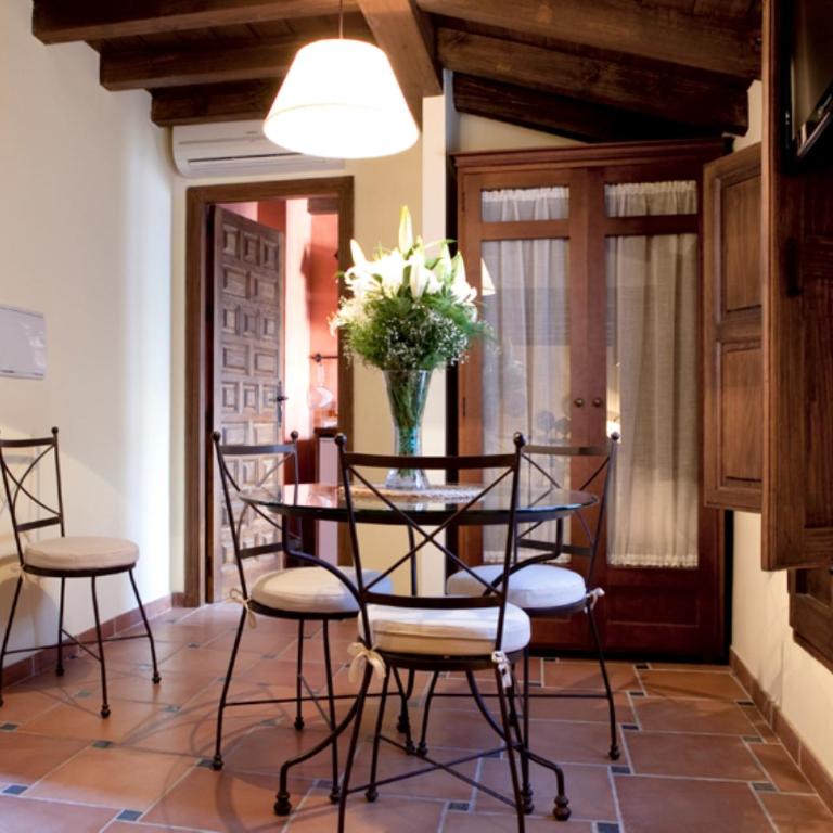 Charminghomesgranada Aljibe Antiguo, con bañera hidromasaje - One-Bedroom Apartment - 4