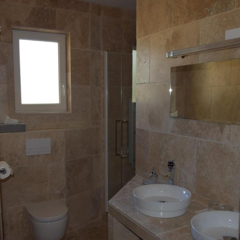 Hôtel et SPA des sources du gros noyer - Deluxe Dreibettzimmer - 9
