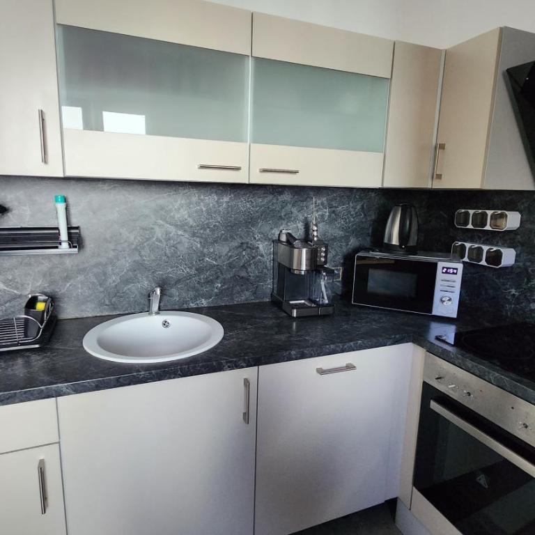 Hemma 4 U , 3 Zimmer Wohnung - Apartment mit 3 Schlafzimmern - 20