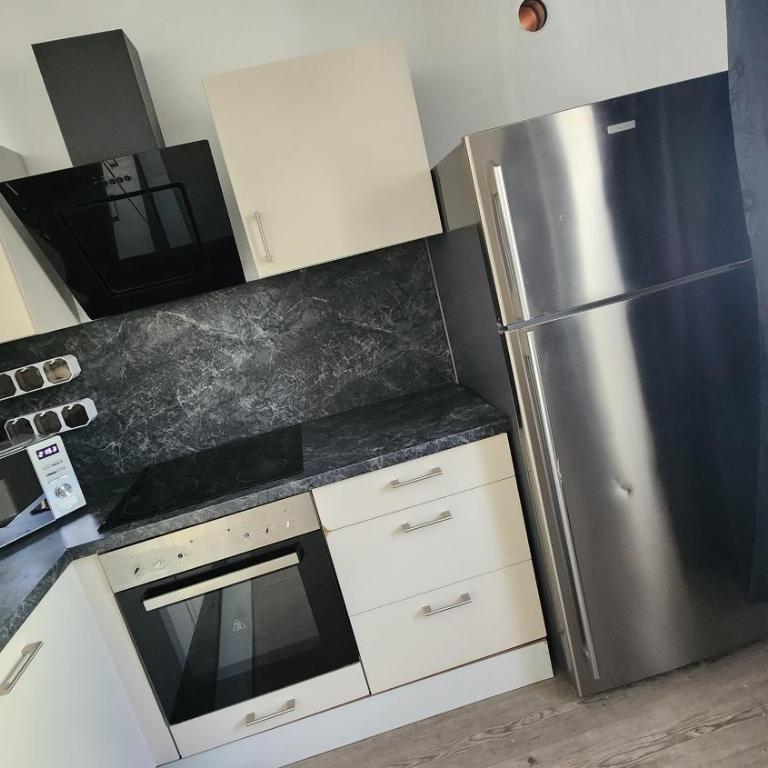 Hemma 4 U , 3 Zimmer Wohnung - Apartment mit 3 Schlafzimmern - 22