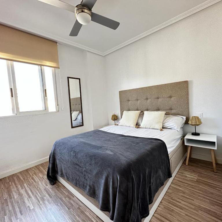 Arenales del Sol Beach Apartment - One-Bedroom Apartment - 8