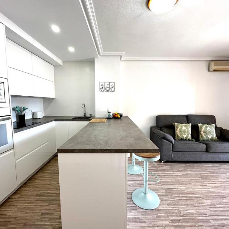 Arenales del Sol Beach Apartment - One-Bedroom Apartment - 18