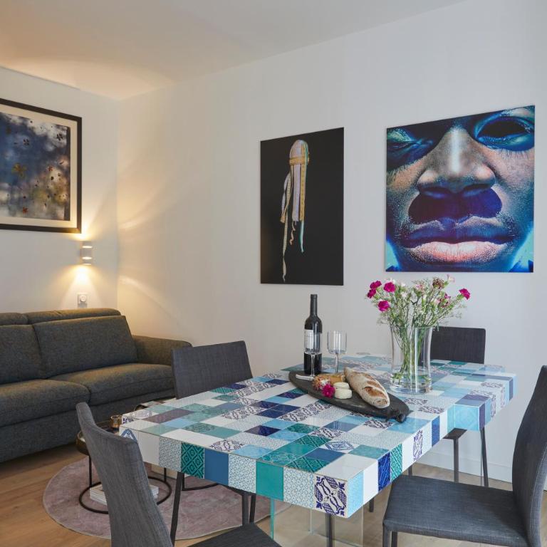 Historic Beziers flat with A C next to les Halles - Apartment - 11