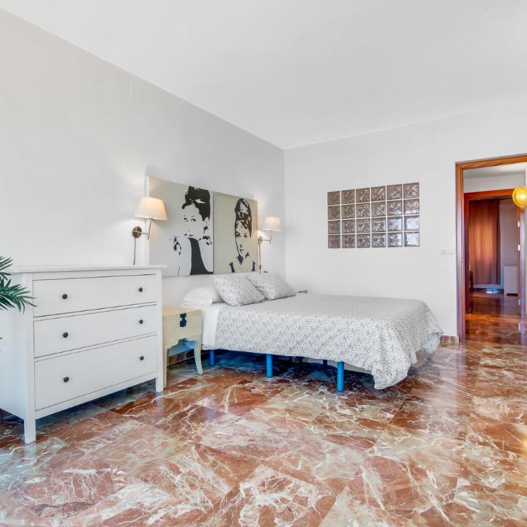 Apt Alameda de Colon Solo Familias - Apartamento de 3 dormitorios - 13