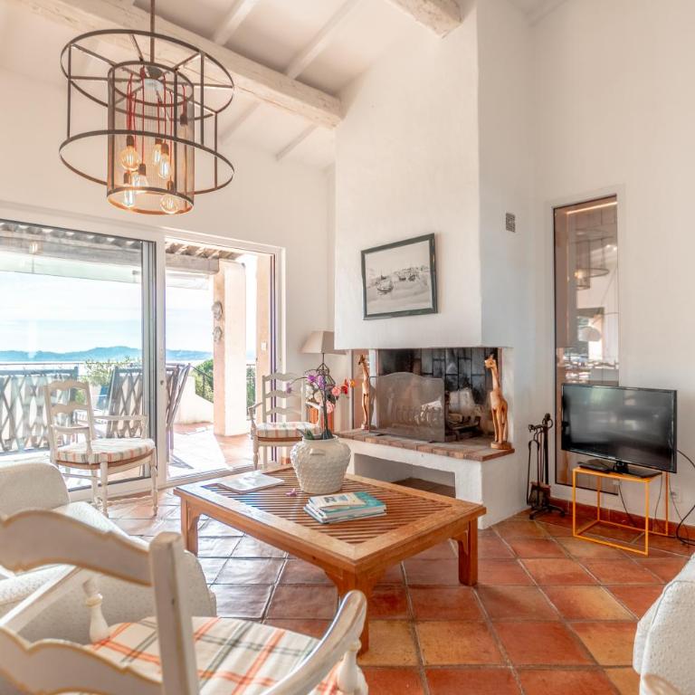 "La Chantyviere" Villa vue Exceptionnelle 180 degrés sur Golf Tropez, accès plage privée - Villa con piscina privada - 37
