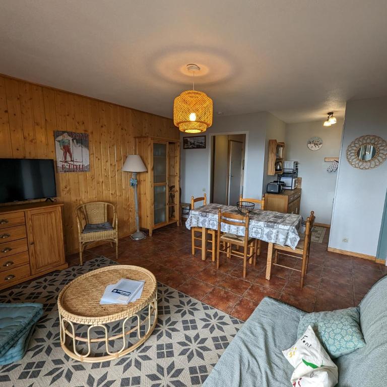 Charmant appartement centre ville de Font-Romeu, vue montagne - Appartement 2 Chambres - 7