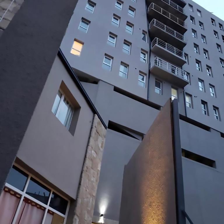 Céntrico con cochera en Bariloche - Apartamento de 2 dormitorios - 10
