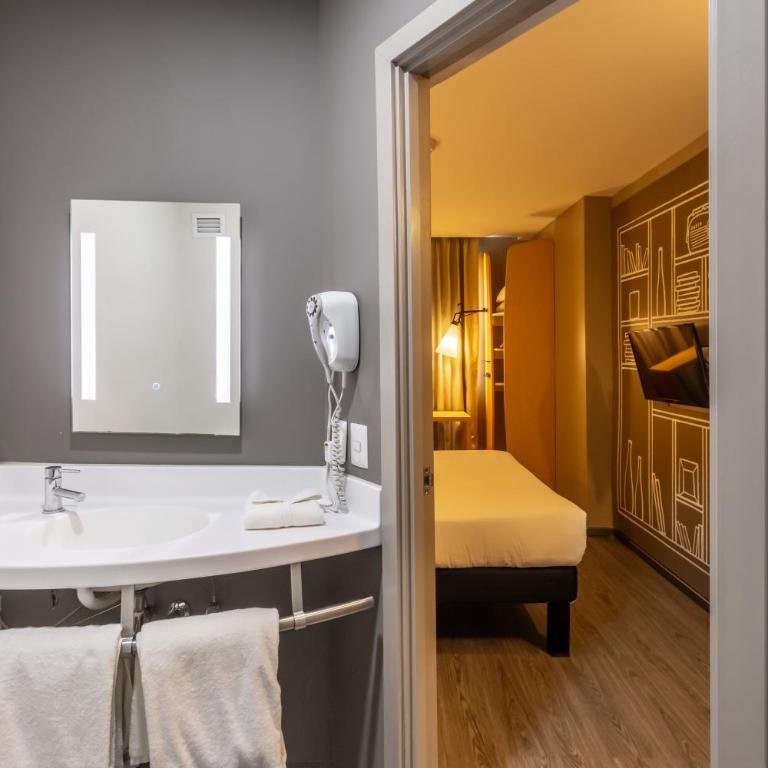 ibis Tijuana - Standard Double Room - 8