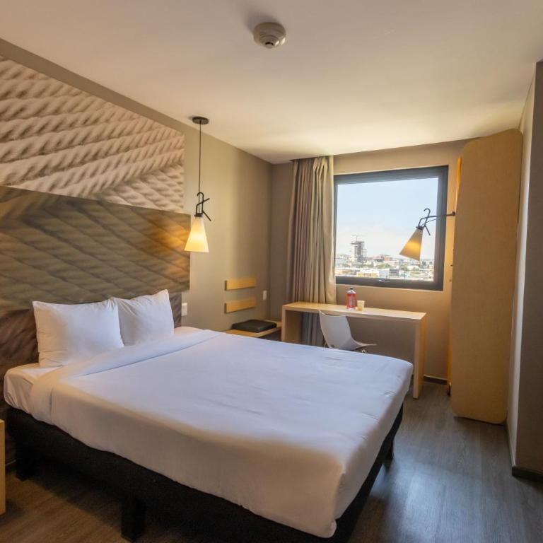 ibis Tijuana - Standard Queen Room - 8