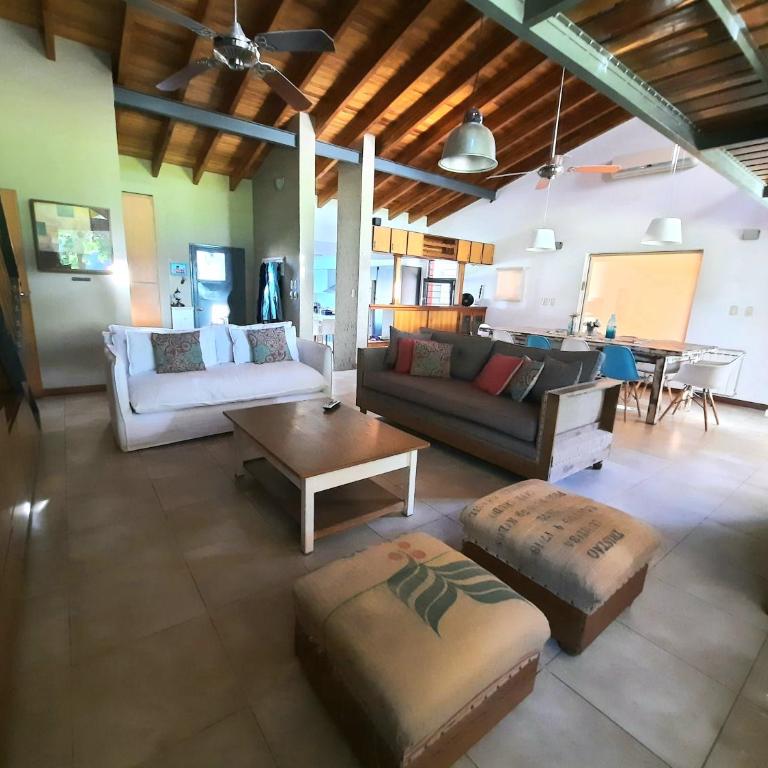 Casa El Cerezo con gran parque y pileta - Casa de 3 dormitorios - 8
