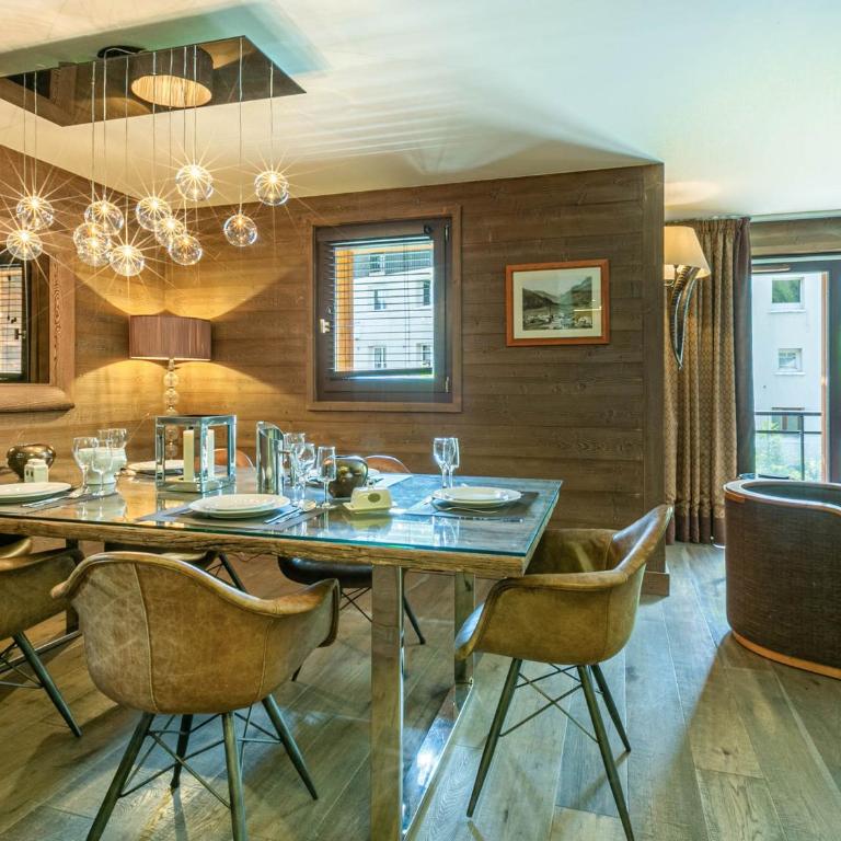 Appartement de prestige avec cheminée, balcon et wifi à Val-d'Isère - FR-1-694-320 - Appartement - 5