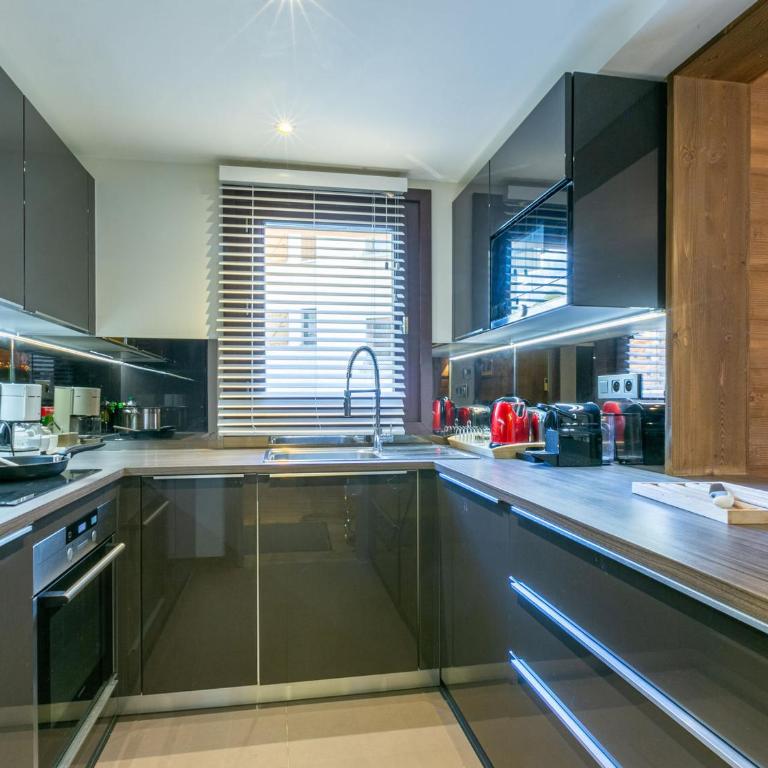 Appartement de prestige avec cheminée, balcon et wifi à Val-d'Isère - FR-1-694-320 - Appartement - 6