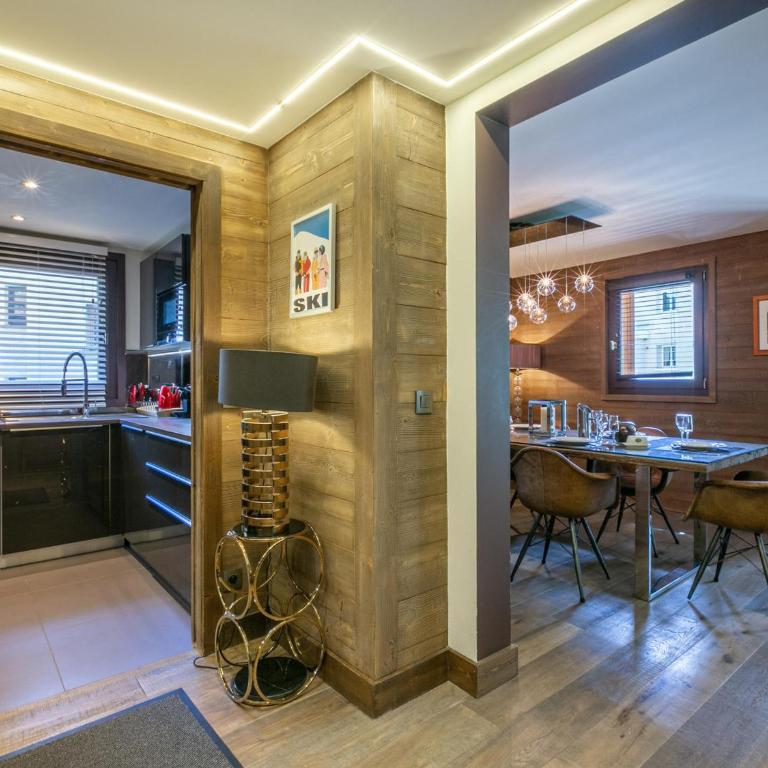 Appartement de prestige avec cheminée, balcon et wifi à Val-d'Isère - FR-1-694-320 - Appartement - 7