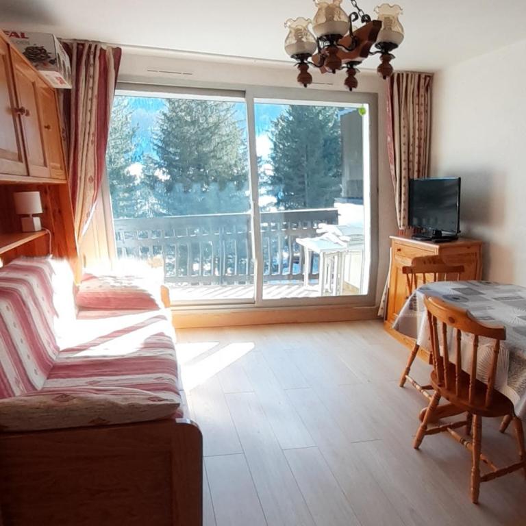 Séjour cosy en studio à Serre Chevalier, 4 pers, balcon, au pied des pistes, navette gratuite - FR-1-762-28 - Studio - 2