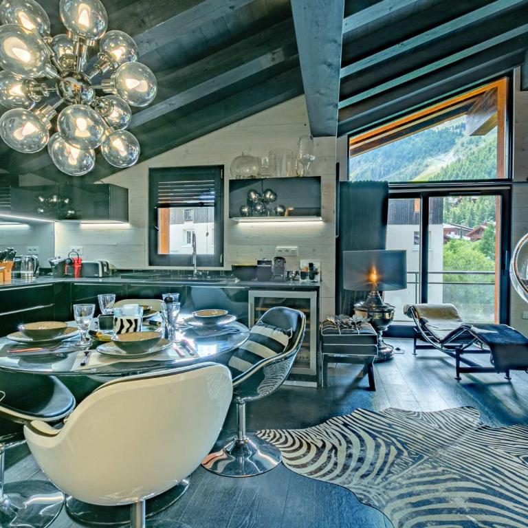 Prestige et luxe au cœur de Val-d'Isère, proche des pistes - FR-1-694-323 - Appartement - 4