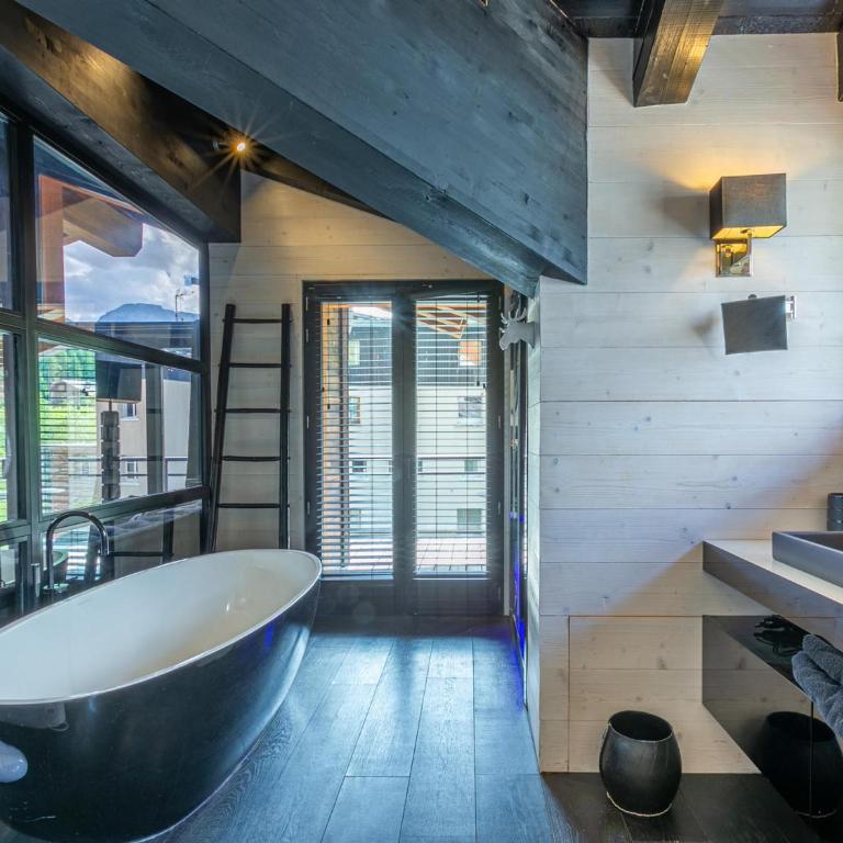 Prestige et luxe au cœur de Val-d'Isère, proche des pistes - FR-1-694-323 - Appartement - 6