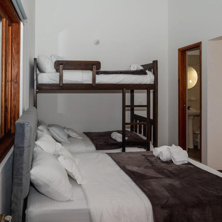 HOTEL ALTIPLANO VILLA DE LEYVA - Habitación Cuádruple con vistas a la montaña - 2