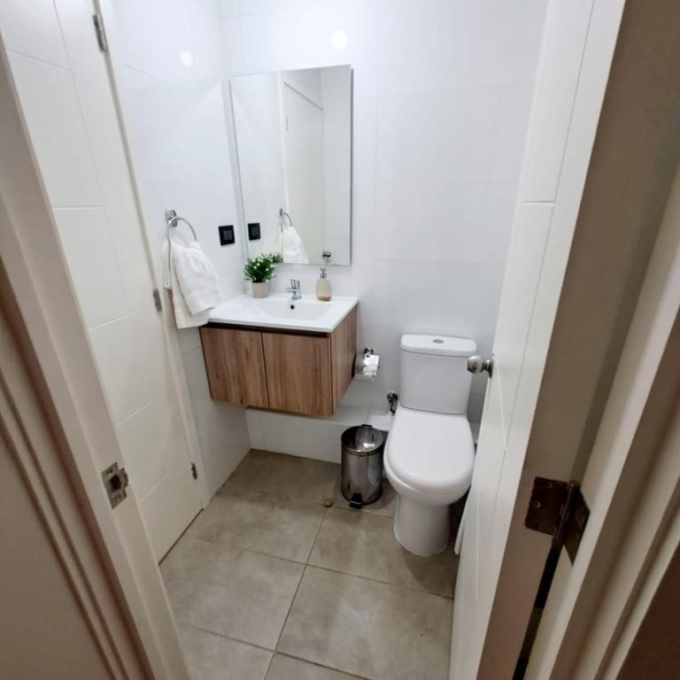 Comodo Dpto. 4to piso - 2P/2B Excelente Conectividad/Buen Sector - Brisas Del Sol - Apartamento de 2 dormitorios - 3