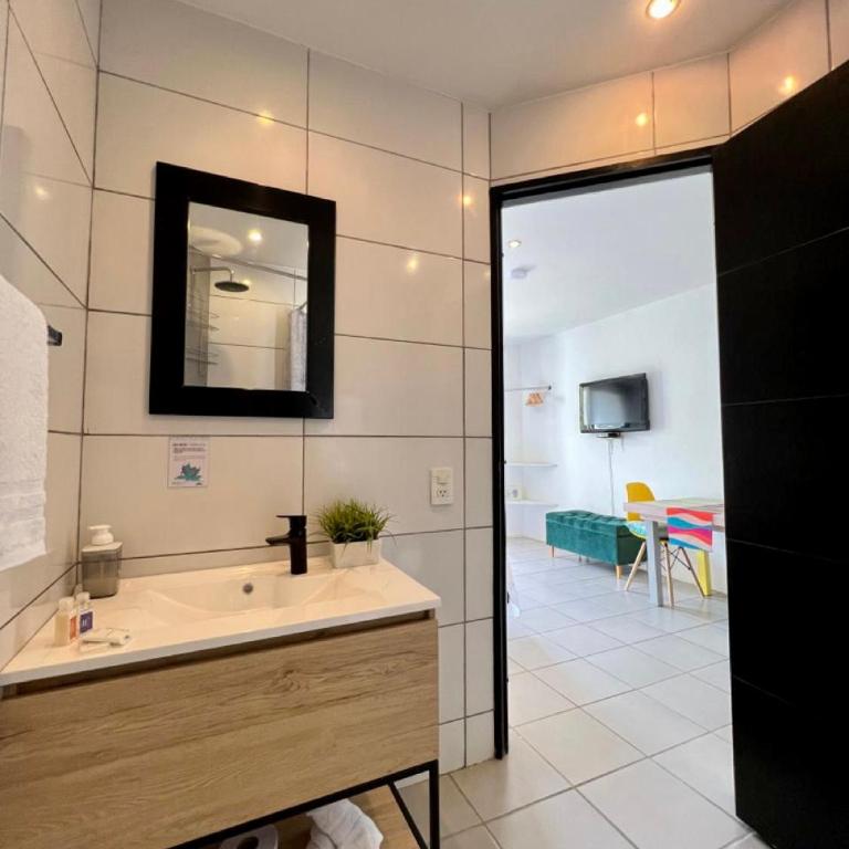 Ocean Lovers Taganga - PADI Dive Center & Hostel - Studio with Terrace - 6