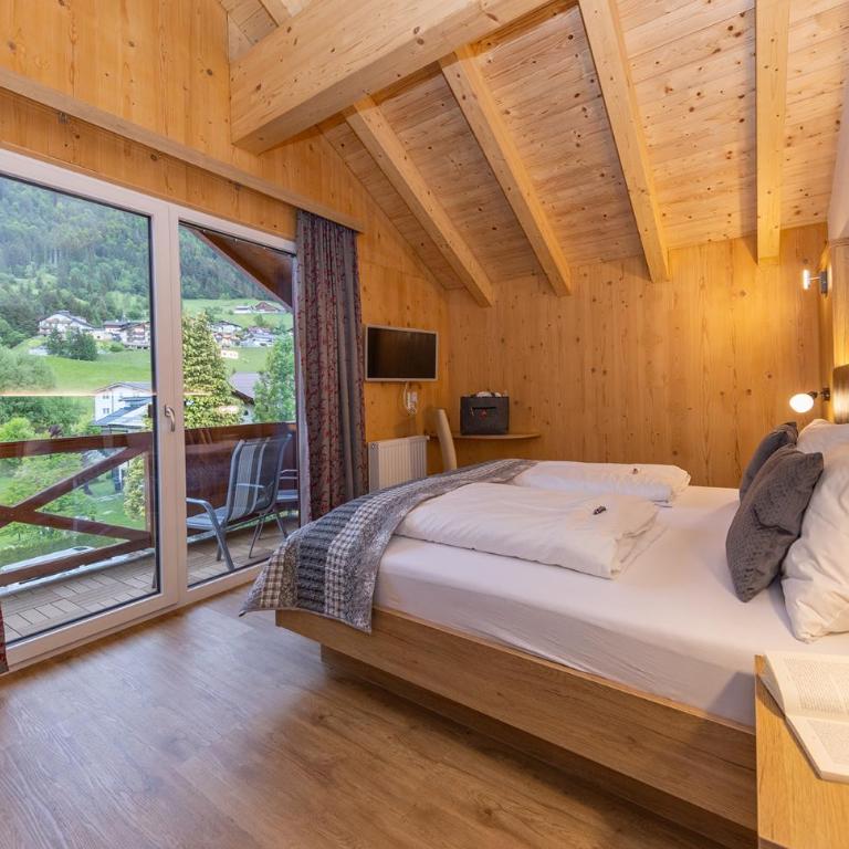 Wellness- und Familienhotel Garni Dachsteinresort - Premium Apartment mit 5 Schlafzimmern - 4