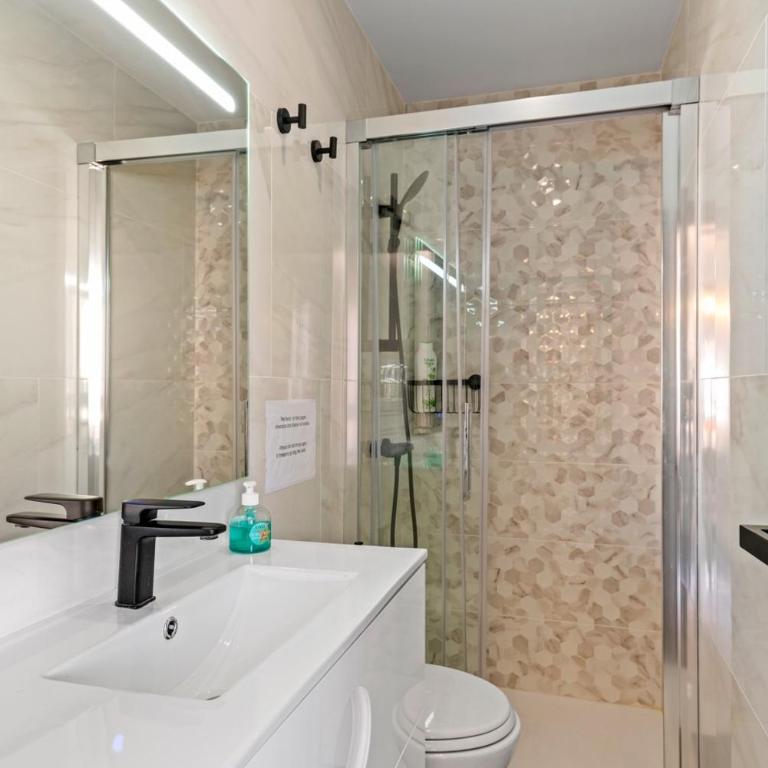 Apartamento Baltico, 50m to Los Locos Beach - Three-Bedroom Apartment - 13