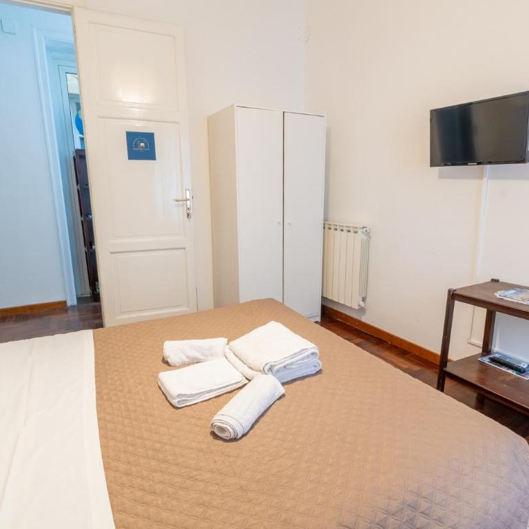 MARIANO APARTMENT Palermo - Double Room with Private External Bathroom - 3