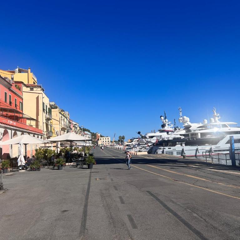 Casa Vacanza " La Rosa " Imperia Liguria - Appartamento con 1 Camera da Letto - 31