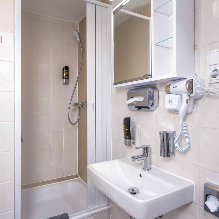 Pension Bayerwald mit Ferienwohnung - Appartement avec Balcon - 6