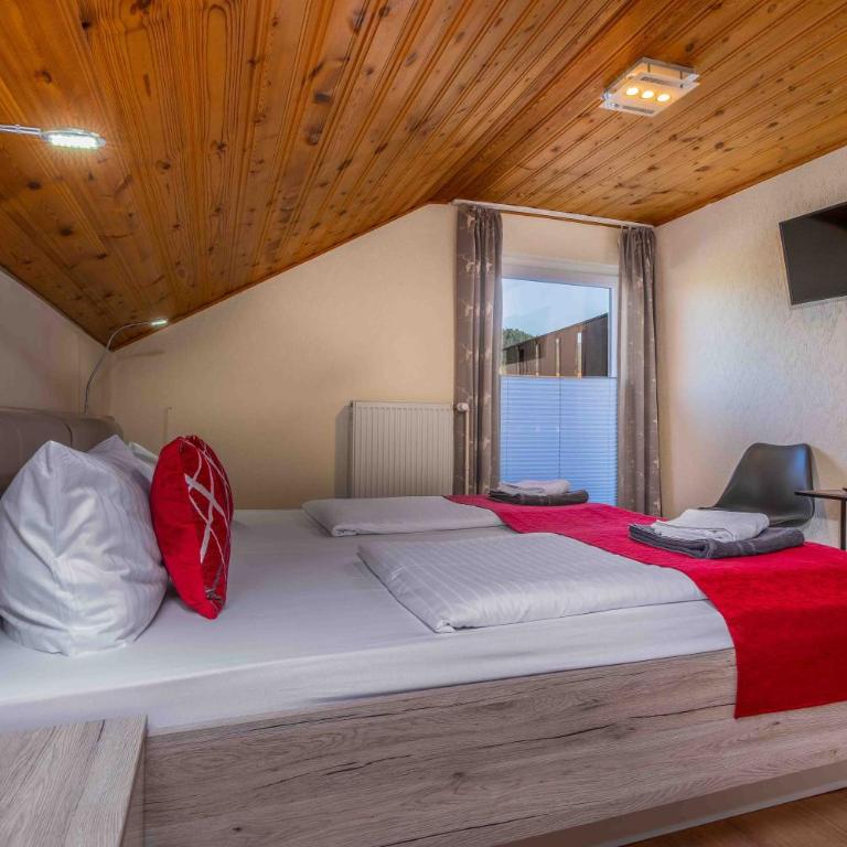 Pension Bayerwald mit Ferienwohnung - Chambre Double avec Balcon - 4