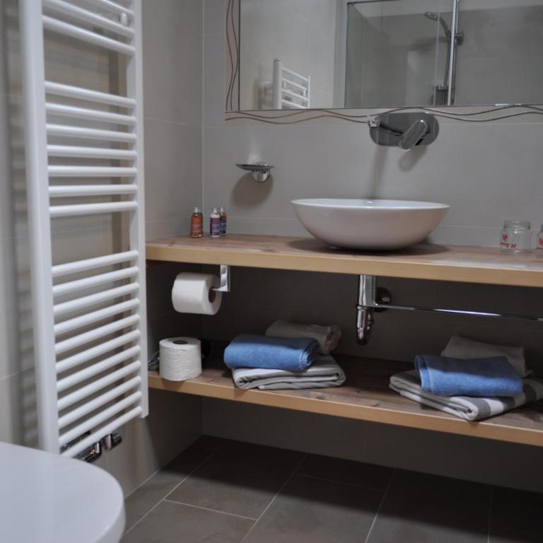 B&B - Apartments Sunnwies - Apartment mit 2 Schlafzimmern (4 Erwachsene) mit Balkon - Neubau - 13