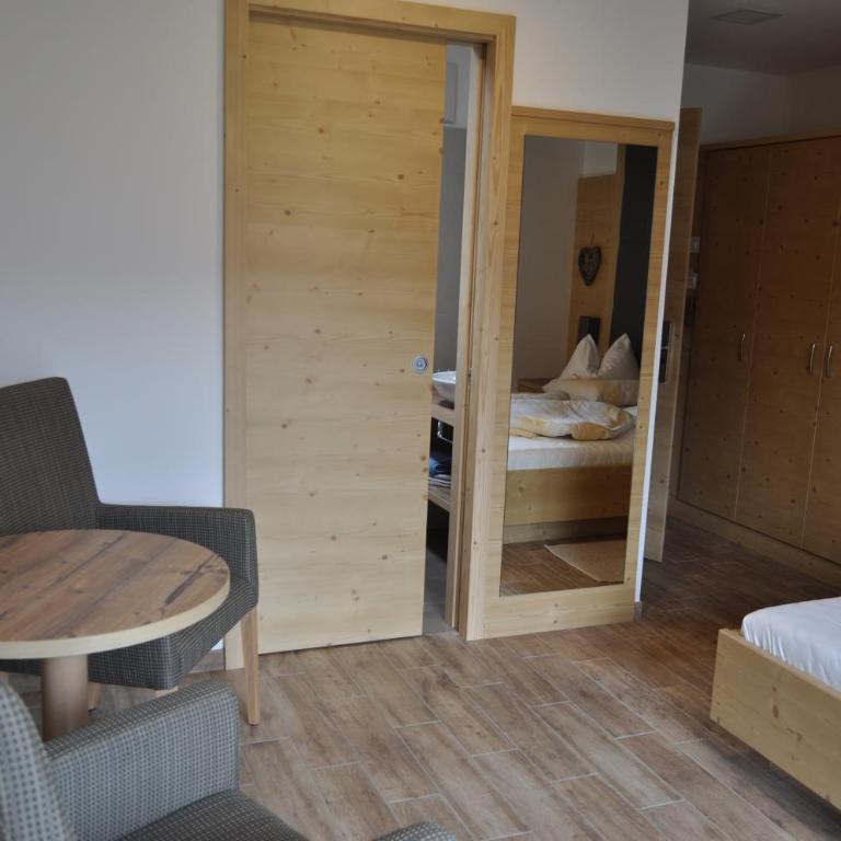 B&B - Apartments Sunnwies - Apartment mit 2 Schlafzimmern (4 Erwachsene) mit Balkon - Neubau - 14